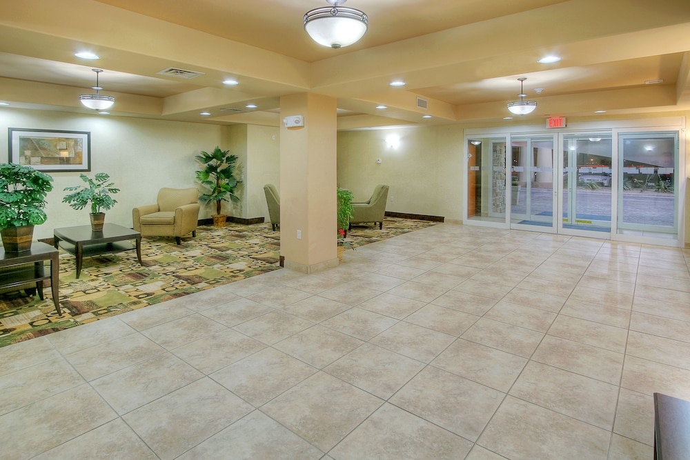 Spark by Hilton Pecos 5/33