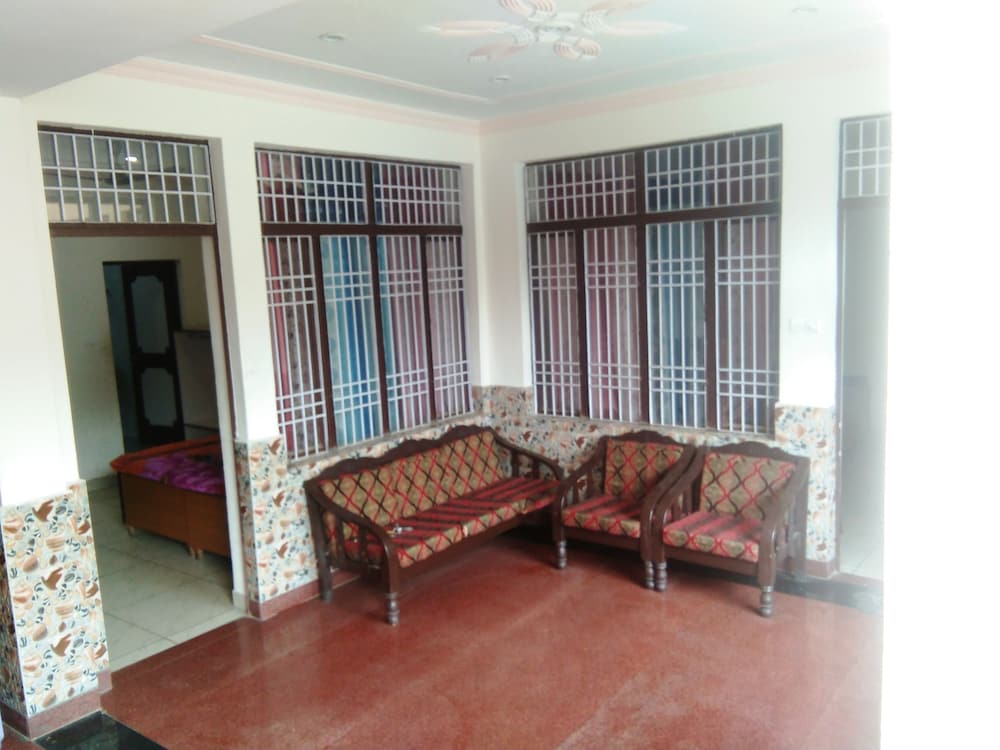 Hotel Royal Taj 23/28