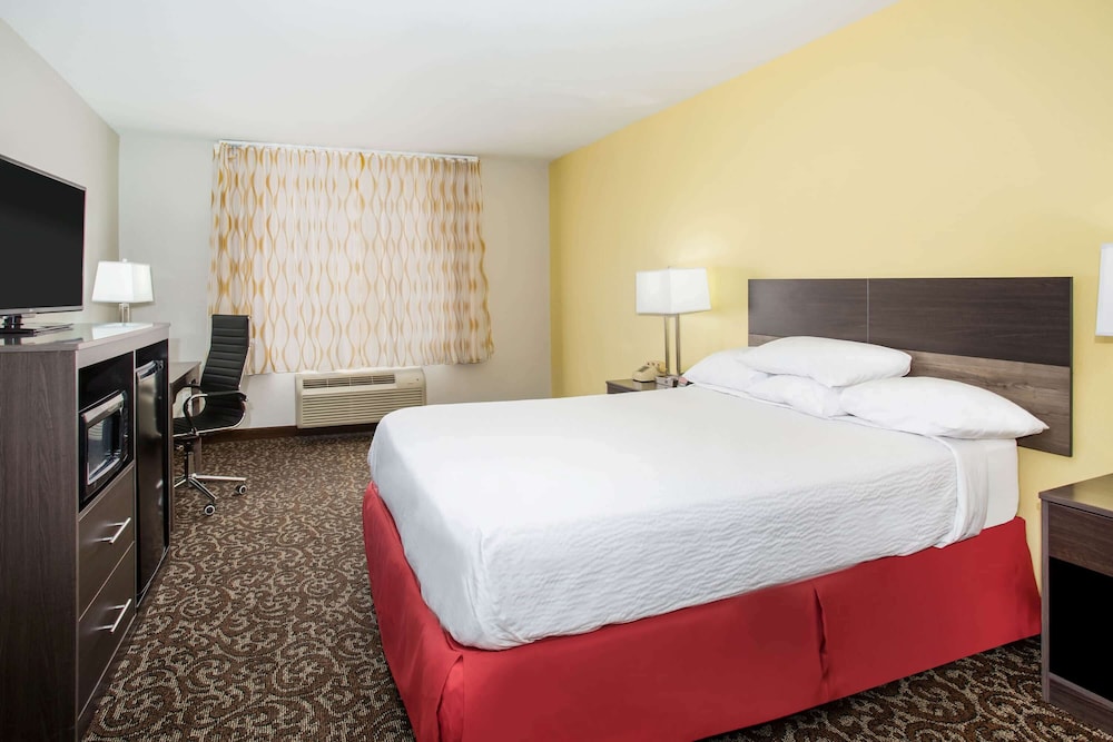 Days Inn By Wyndham Phoenix North 22/51
