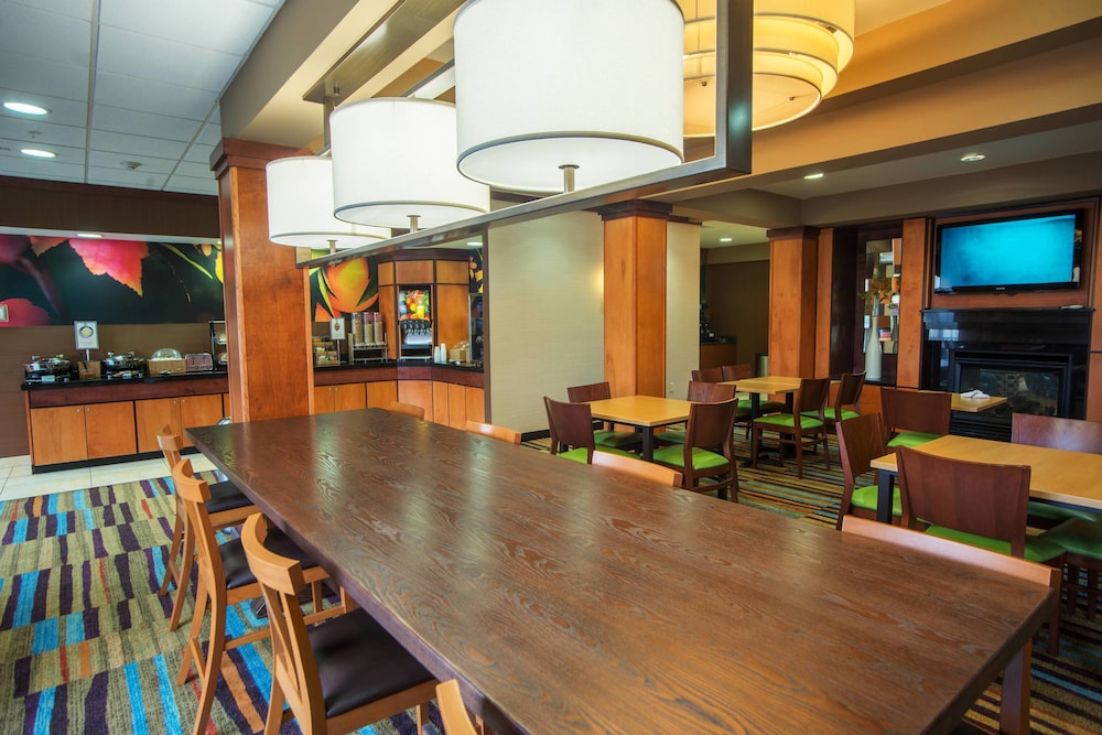 Fairfield Inn & Suites by Marriott Bartlesville 25/32
