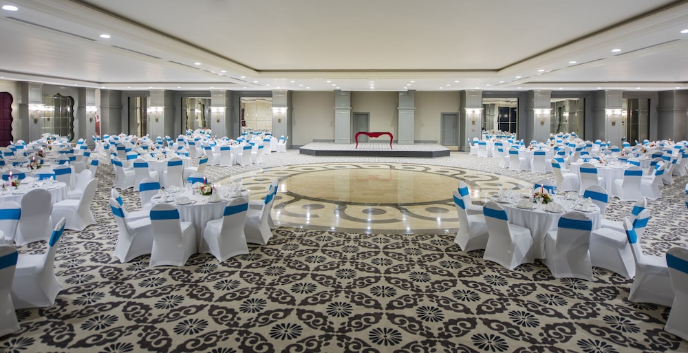 Port Nature Luxury Resort Hotel and Spa 55/63