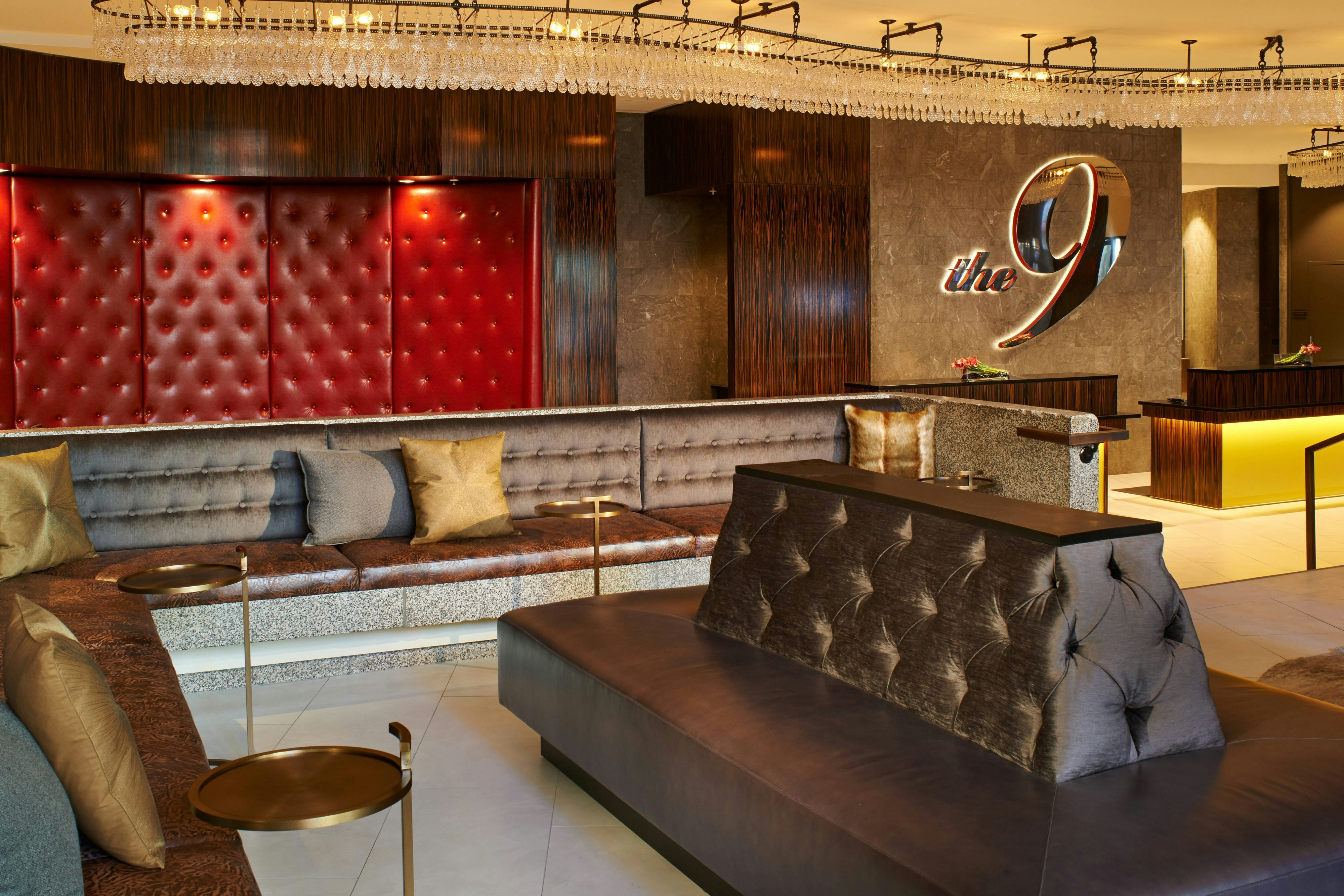 Metropolitan At the 9 Autograph Collection 38/63