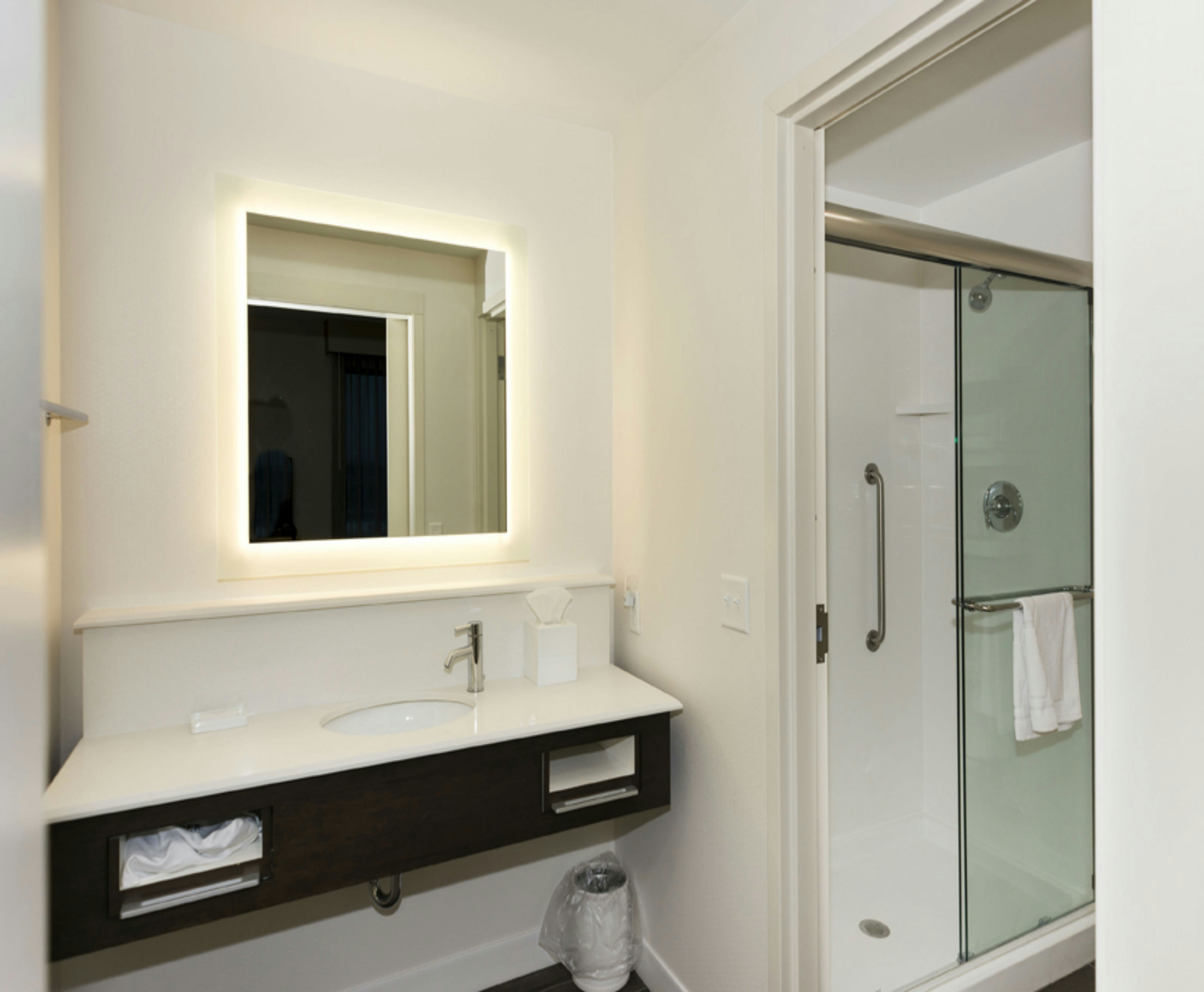 Hampton Inn Suites Minneapolis University Area Mn 20/20