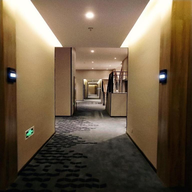 7 days premium hotel(Chongqing T3 terminal store) 35/55