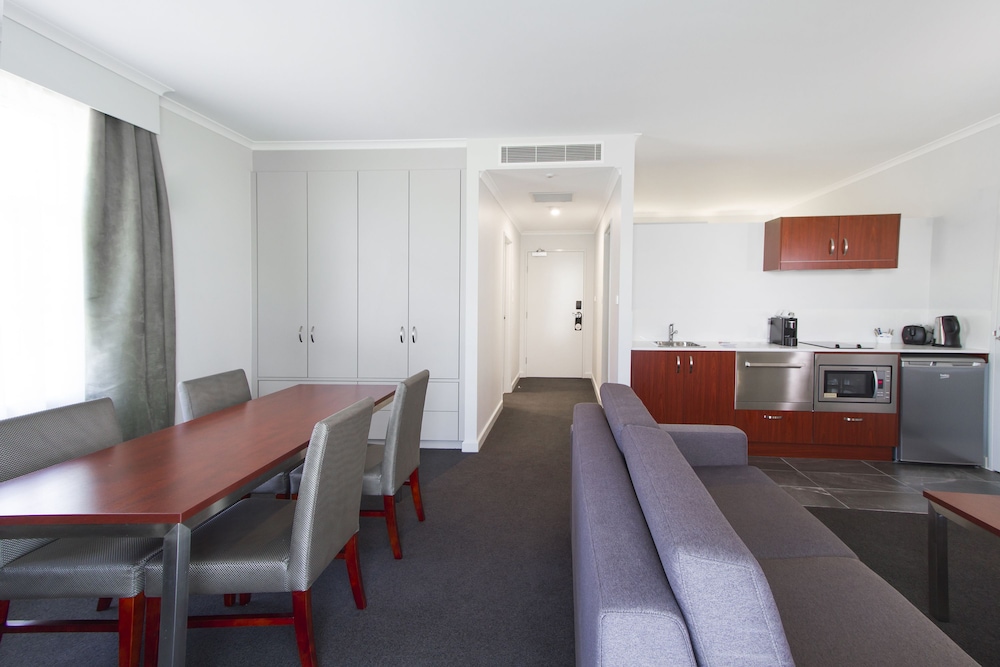 ABODE NARRABUNDAH 45/71