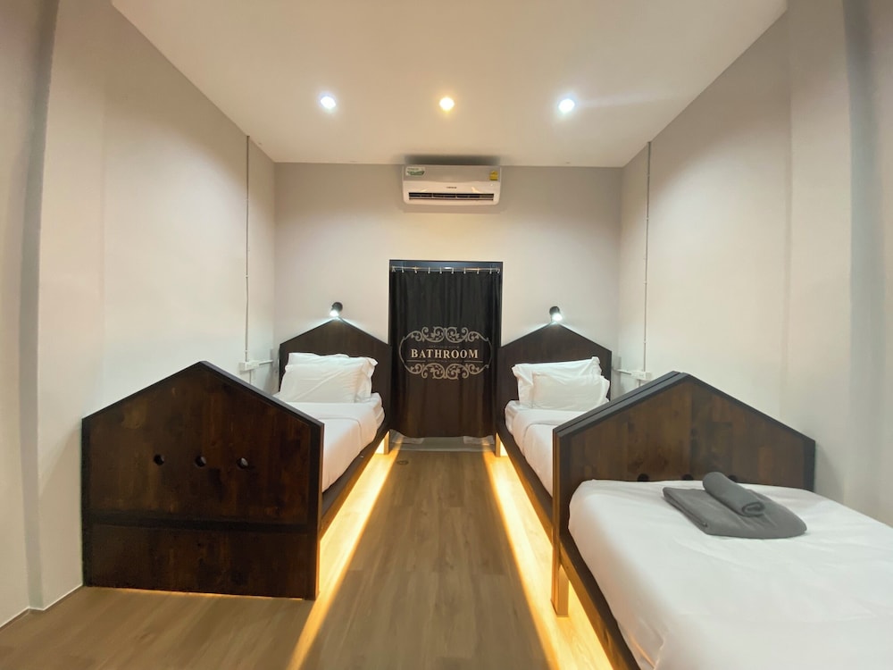Castle Black Bangkok 20/100
