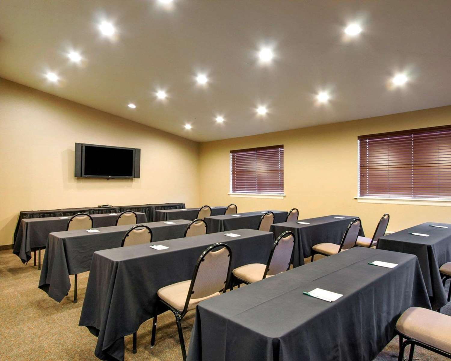 Quality Inn & Suites Springfield - Eugene North 24/25