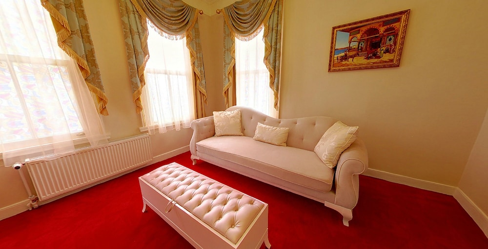 HHK Hotel 30/50