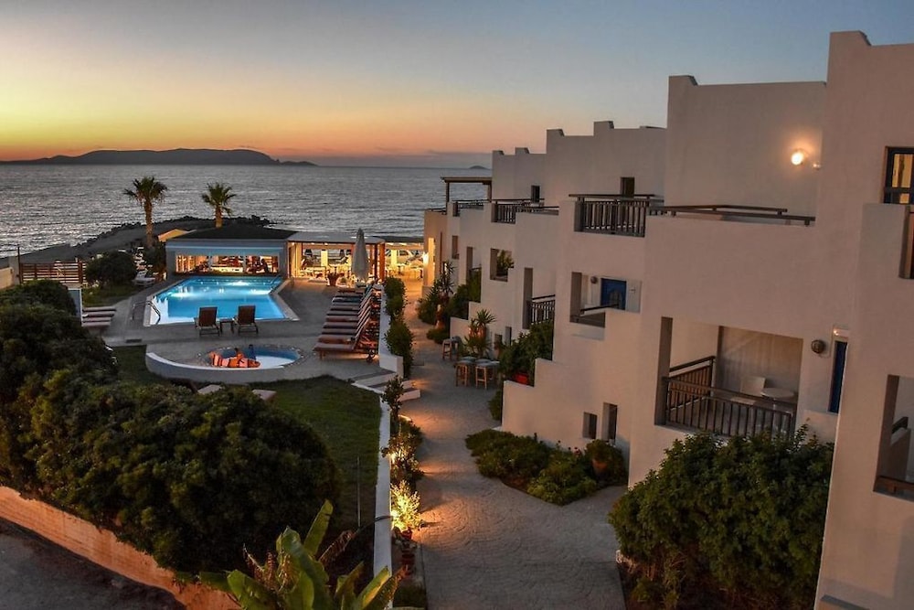 Yria Beach Hotel 52/61