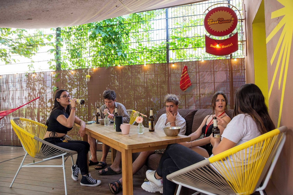 Eastseven Berlin Hostel 42/53