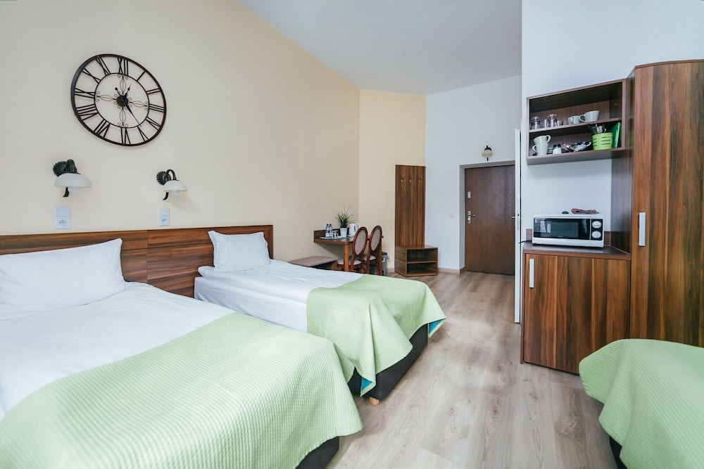 STANDARD, TRIPLE, 3 BEDS