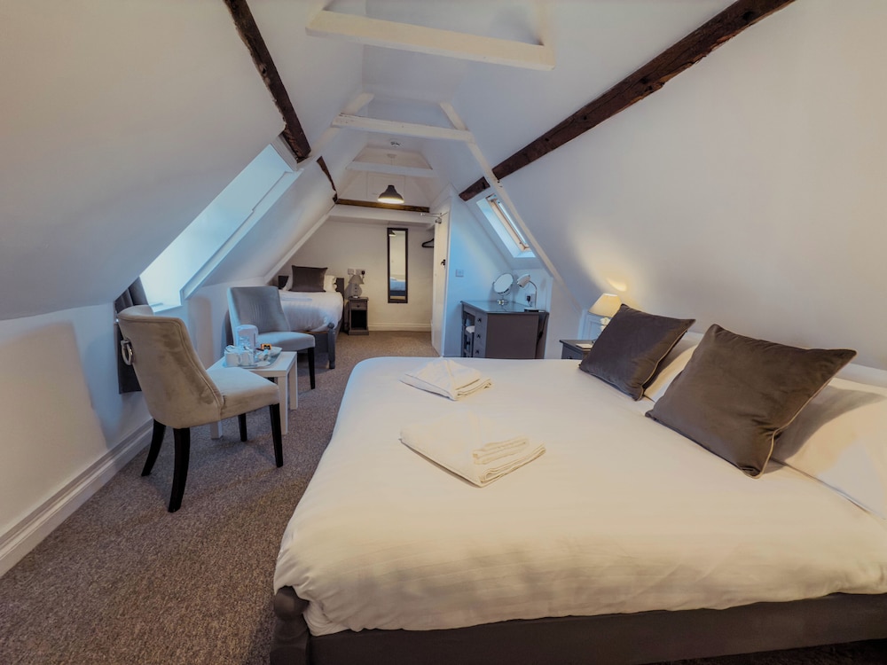 Newport Quay Bed And Breakfast 7/45