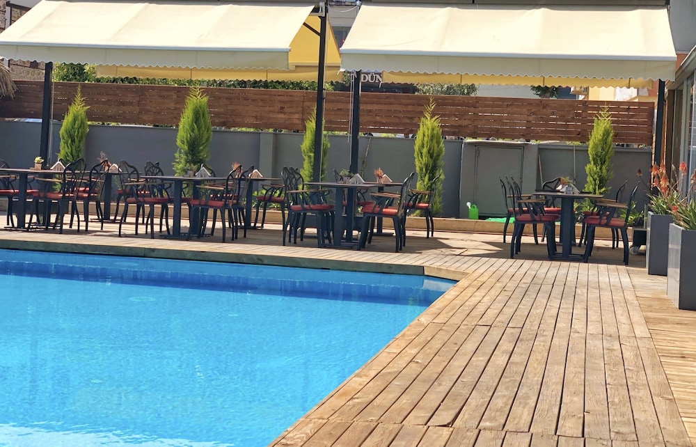Hma Hotel And Suites 43/50
