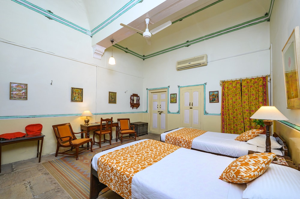 The Piramal Haveli (20th Century; Shekhavati, Rajasthan) 10/39