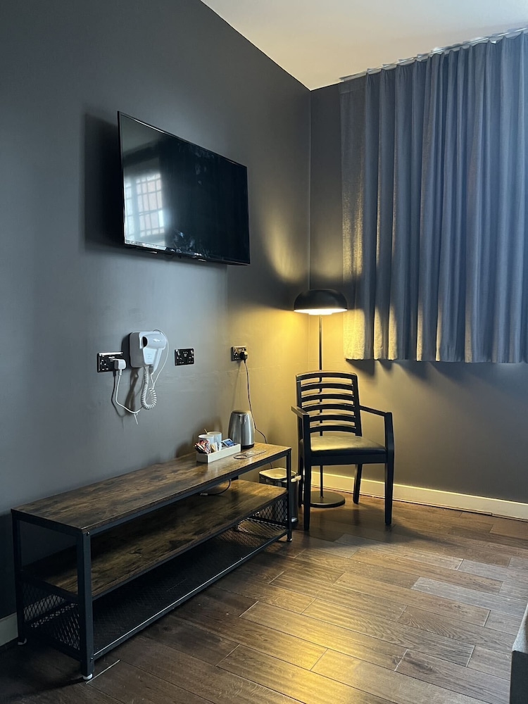 The Wellington Hotel Birmingham - Budget Hotel Near O2 Academy 25/26