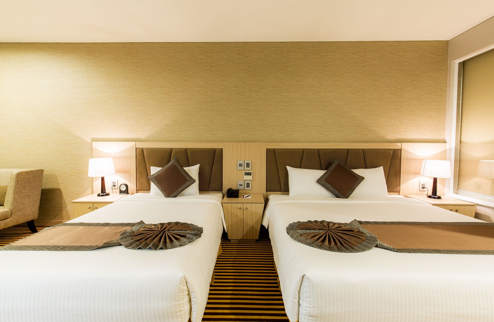 OCEAN, DELUXE, TWIN BEDS