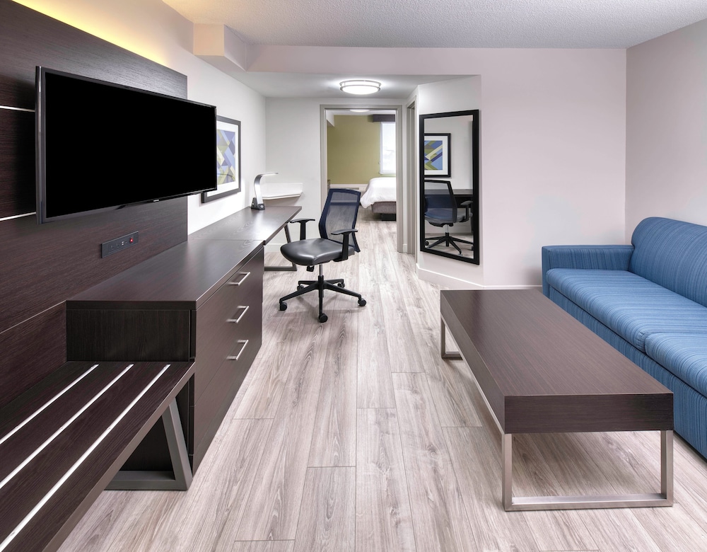 Holiday Inn Express & Suites Mississauga-Toronto Southwest, an IHG Hotel 48/71