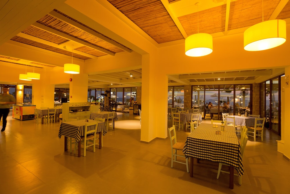 restaurant-cafeteria