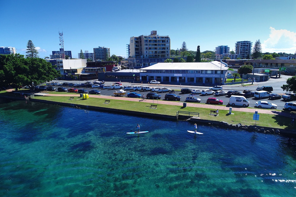 Lakes and Ocean Hotel Forster 33/40