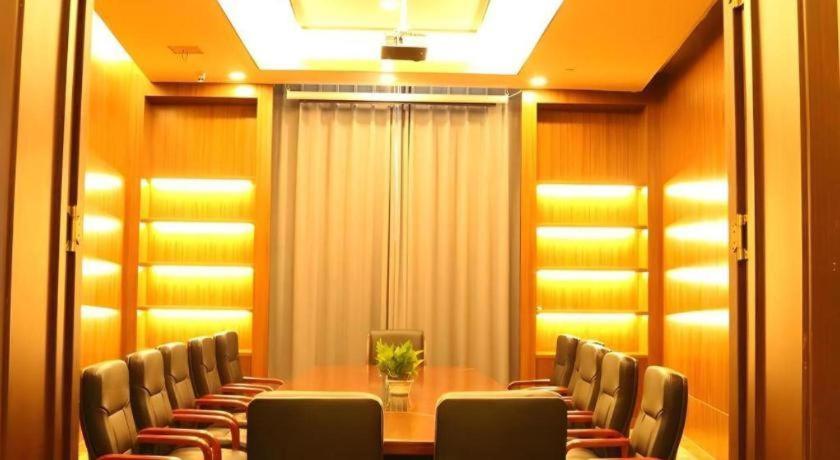 Metropolo Taiyuan Economic Development Zone Hotel 38/59