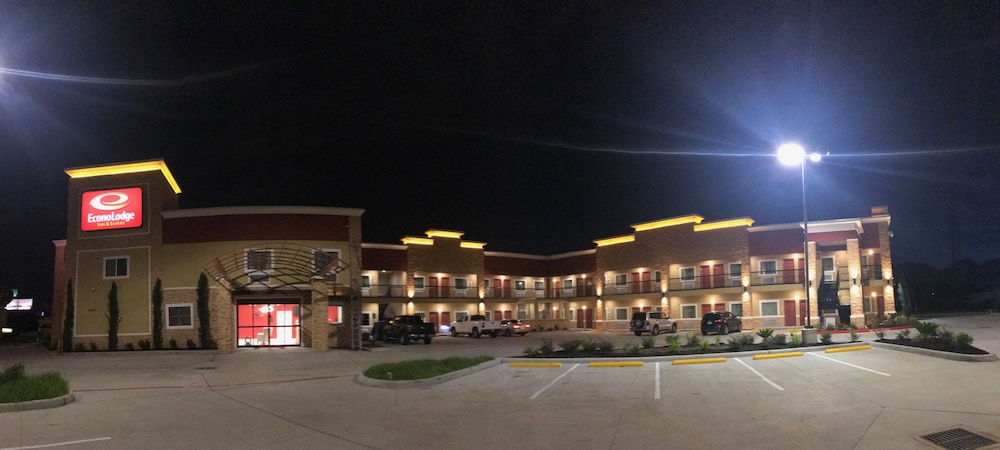 Econo Lodge Inn & Suites Houston Willowbrook photo5