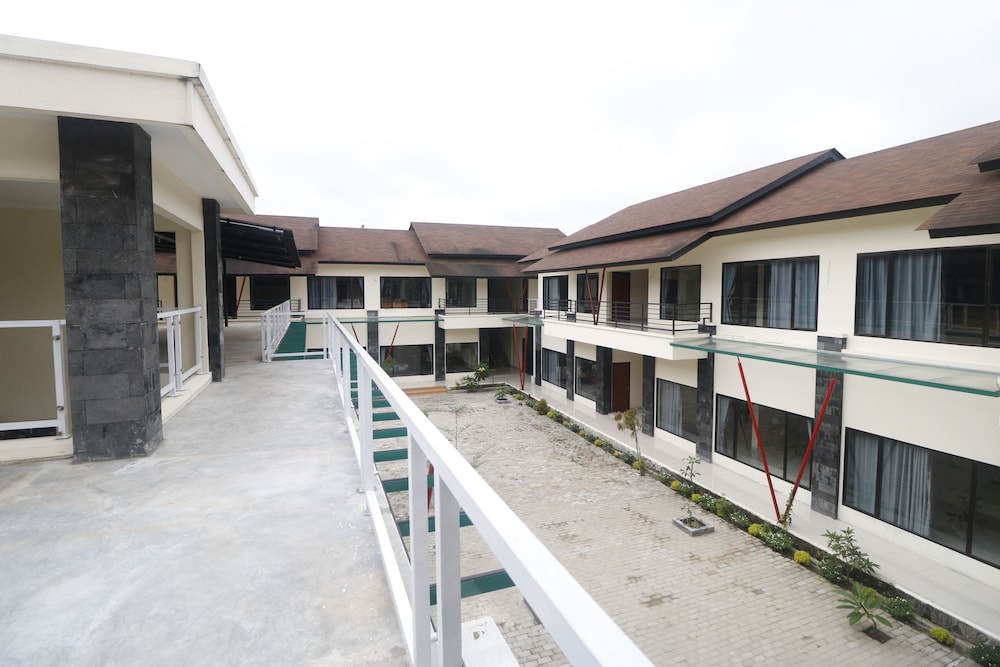 Reddoorz Plus Near Kualanamu Airport 1/29