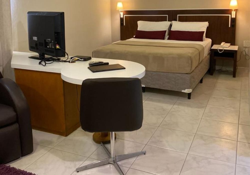 Altadomo Hotel 63/69