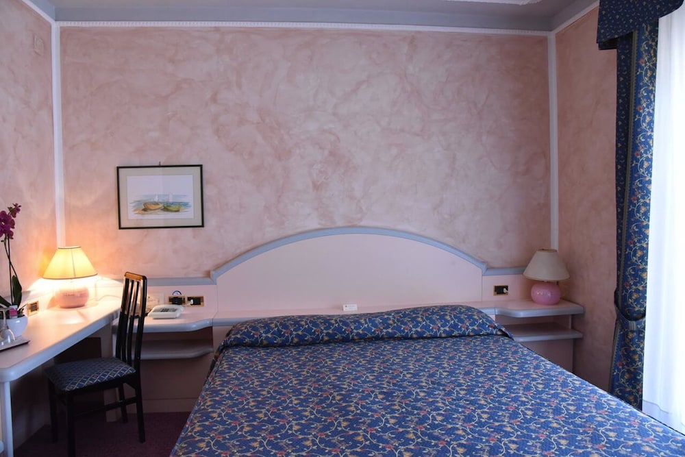 Hotel Grazia Deledda 5/42