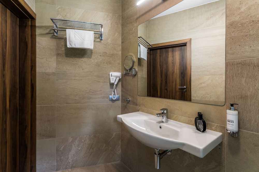 No.23 Premium Aparthotel 37/38