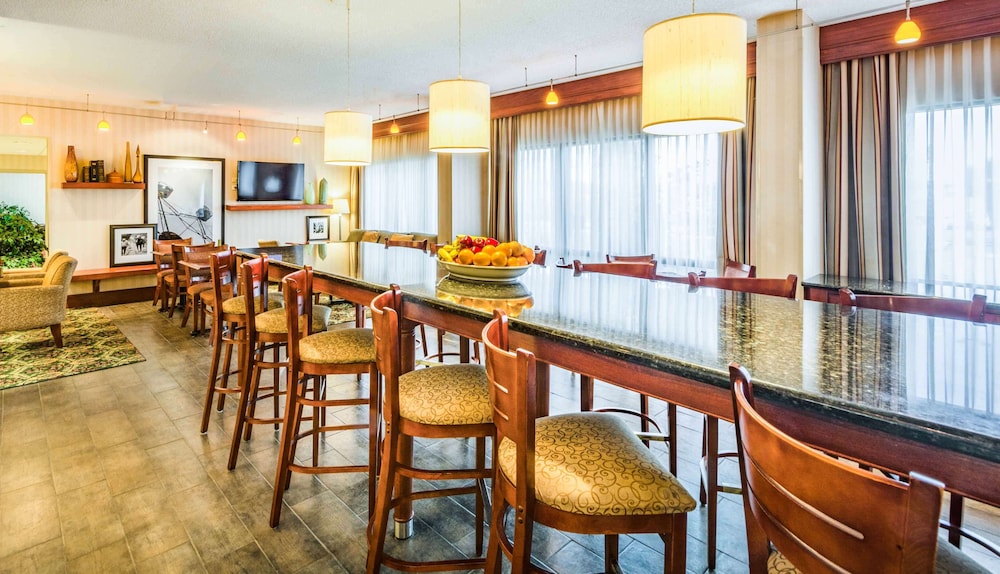 Hampton Inn Washington, PA 47/57