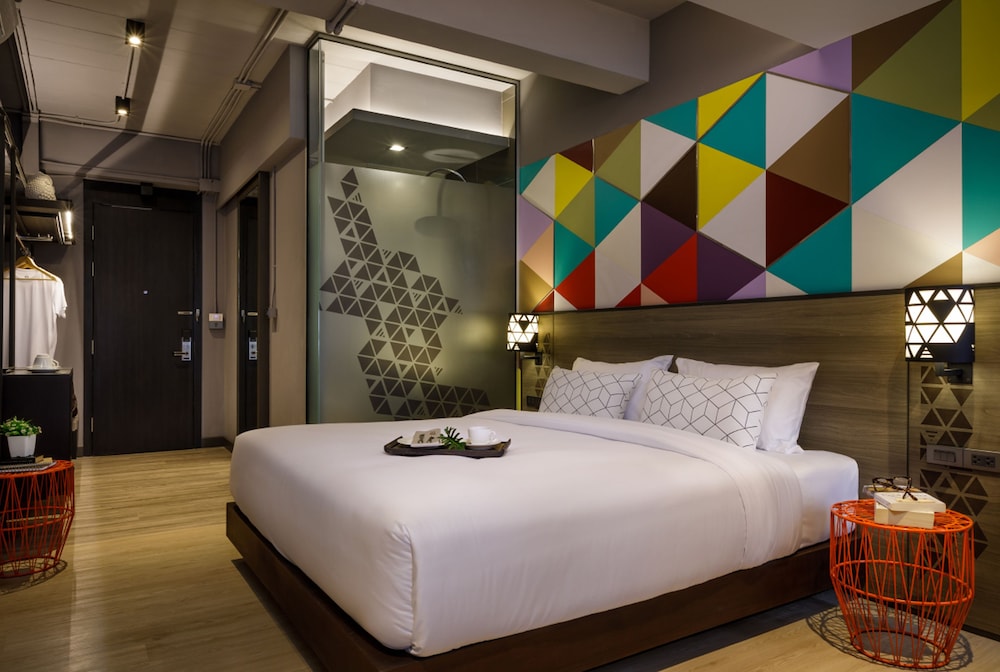 Ae Lana Chiang Mai Eclectic 17/64