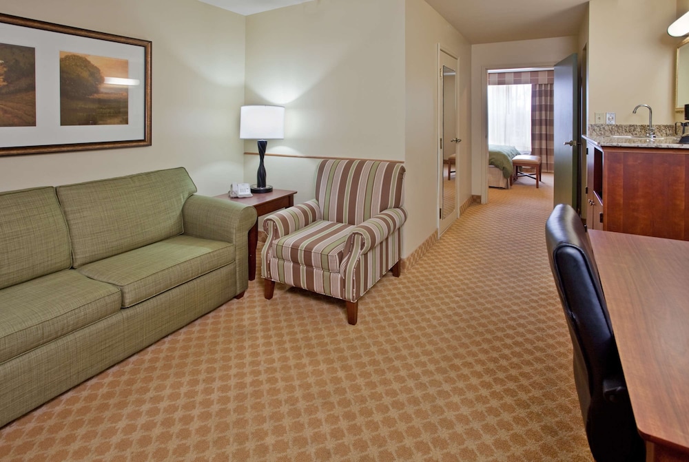 Garner Hotel Birch Run - Frankenmuth Area by IHG 36/58