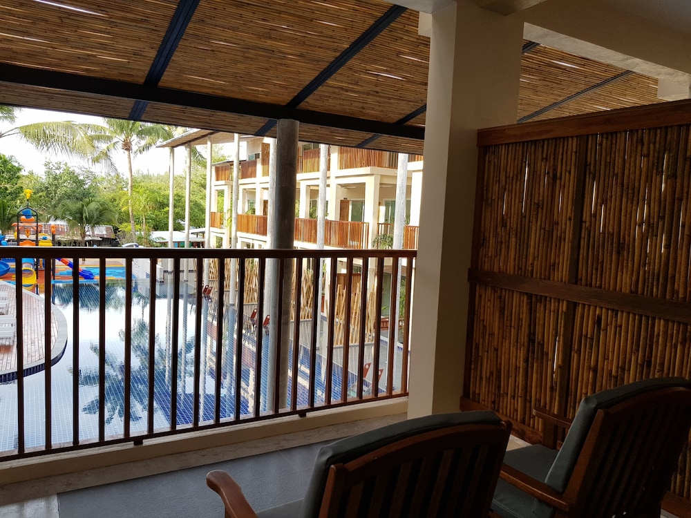 Ayara Villas 8/68