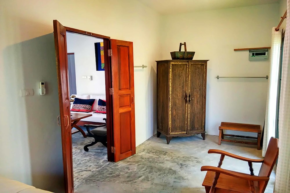 Jasmine Hill Lodge 4/50