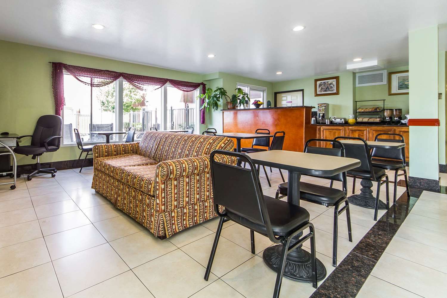 Suites Hayward - Oakland South 25/41