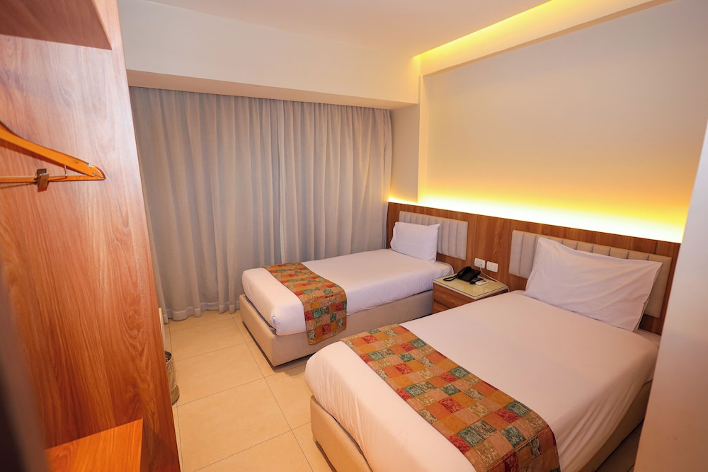 Hapi Hotel 16/68