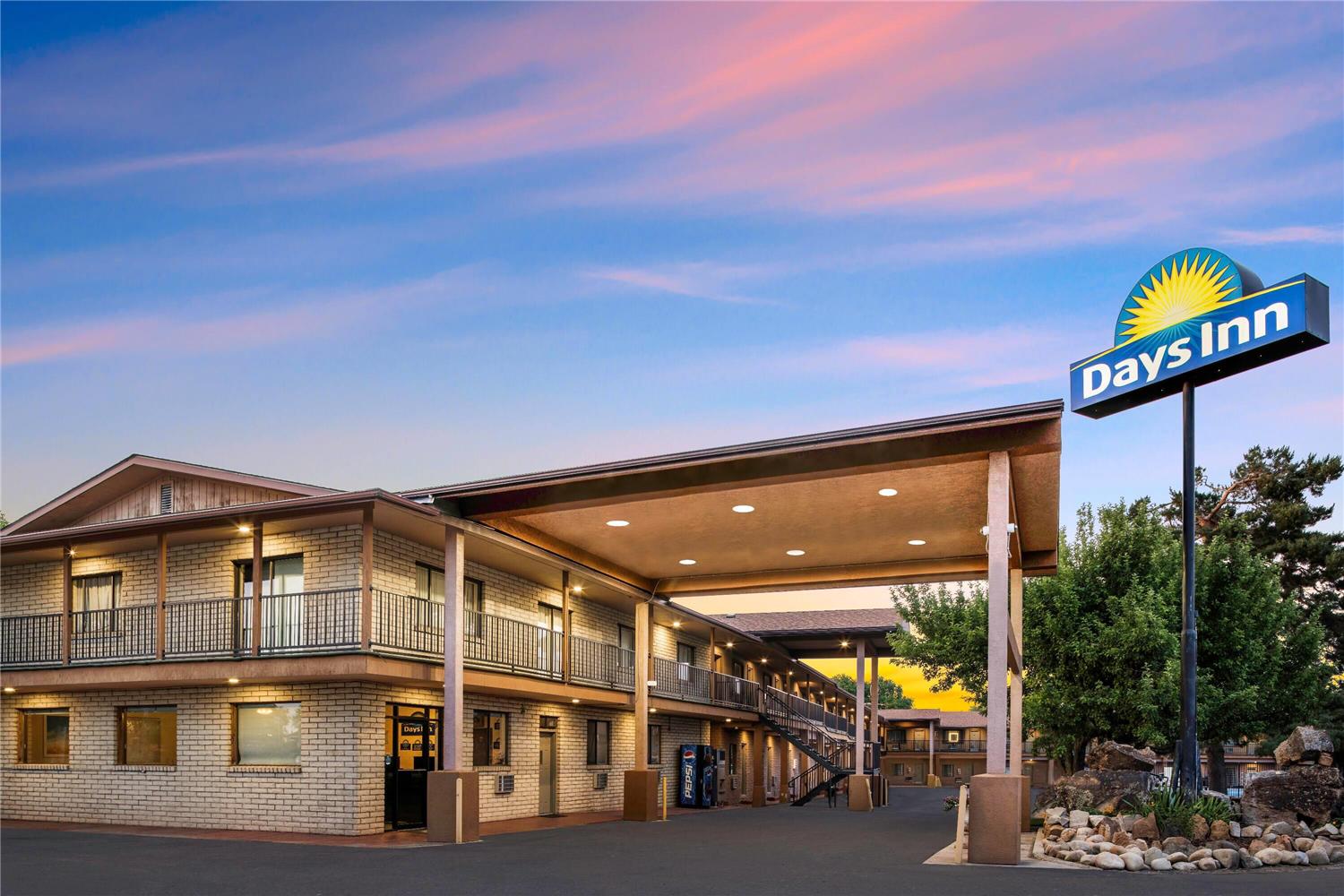 Days Inn by Wyndham Cortez 1/15