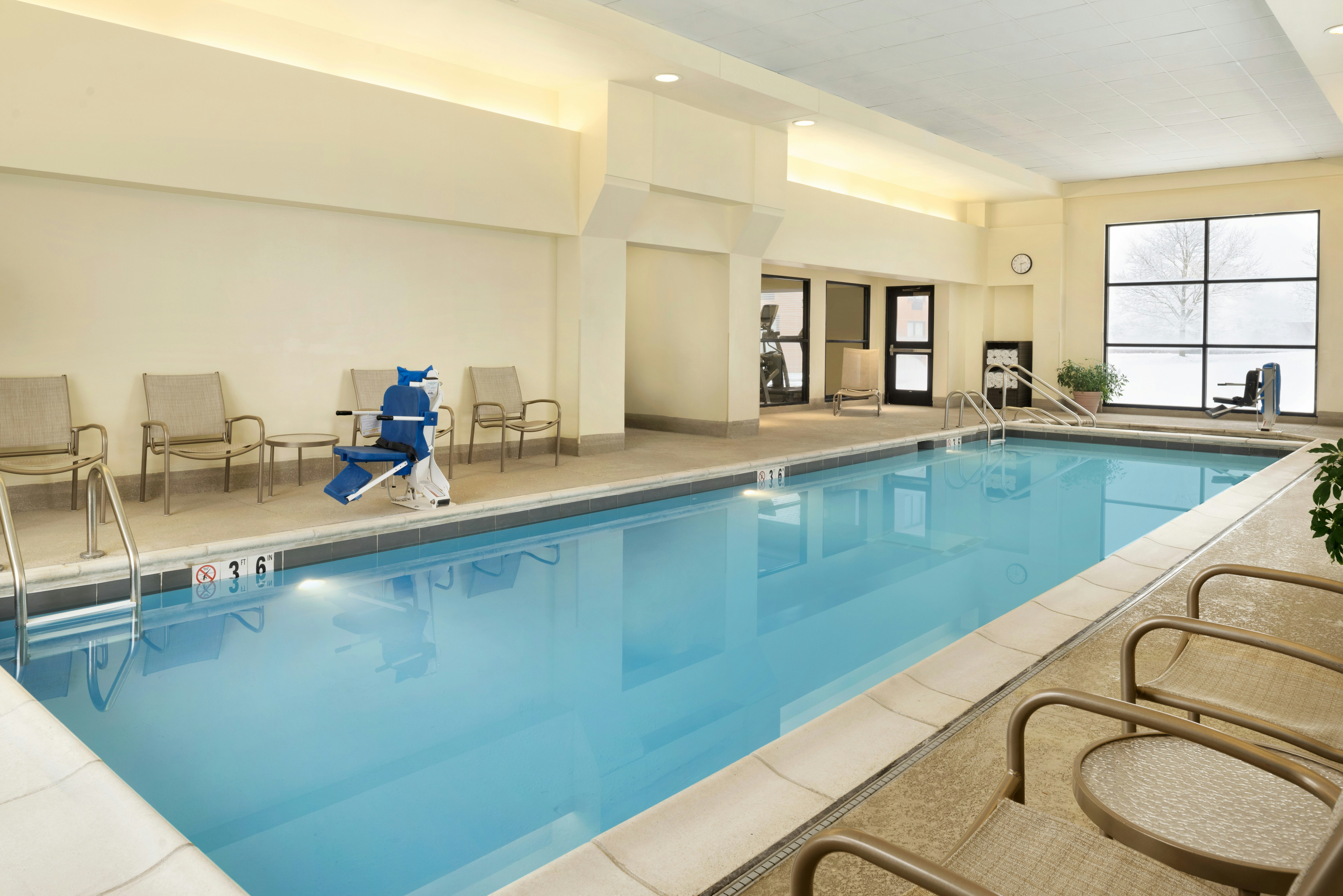 Doubletree By Hilton Milwaukee 25/58