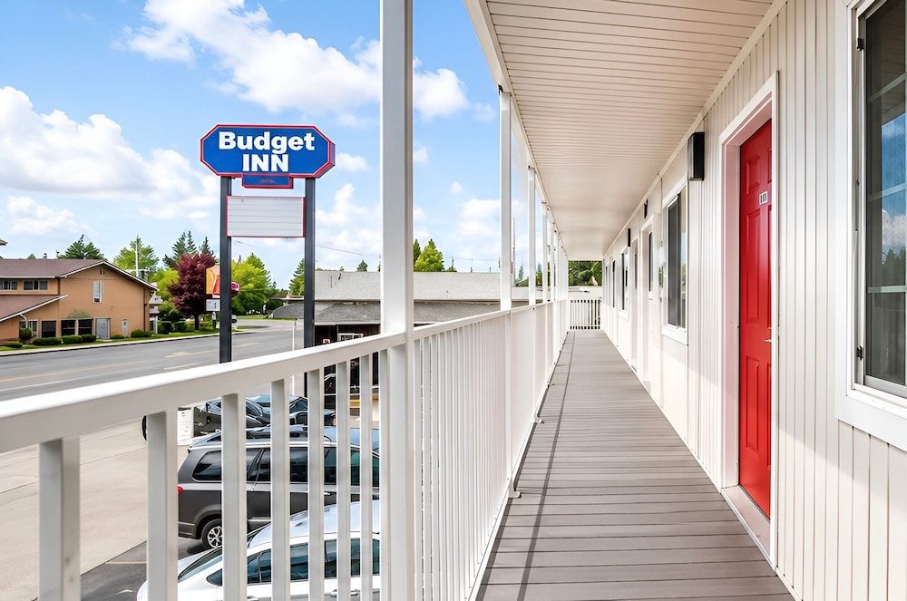 Budget Inn Bend by OYO 1/44