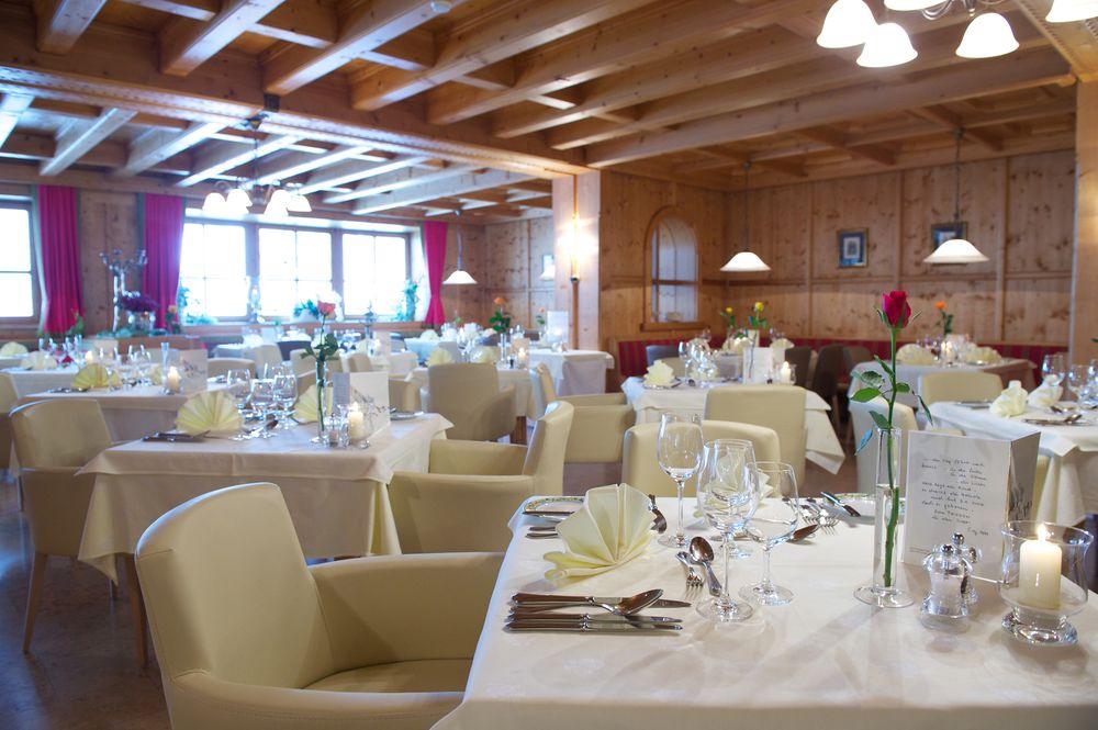 HOTEL NEUHAUS 26/32