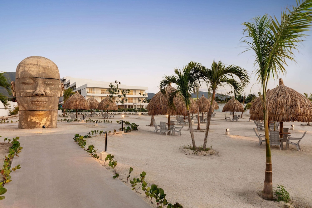 Wyndham Santa Marta Aluna Beach 69/75