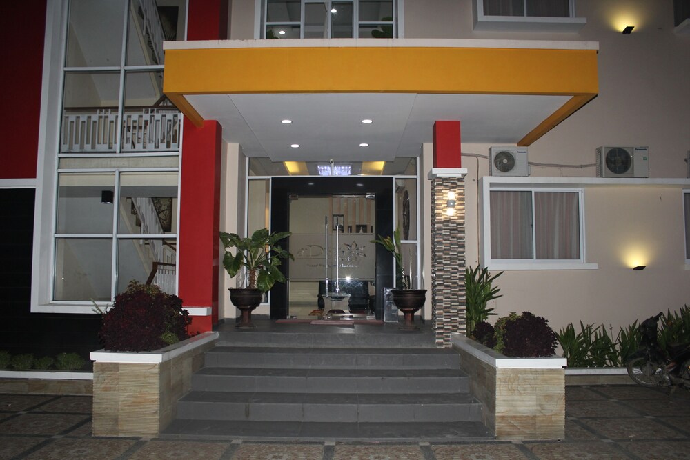 New D'dhave Hotel 31/41