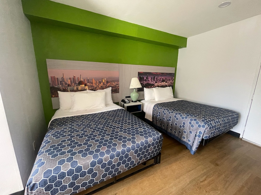 Hotel Pacific Garden 12/58