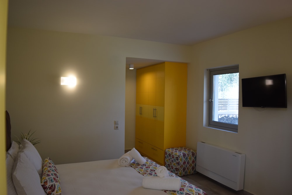 THREE STARS BEACH HOTEL 23/60