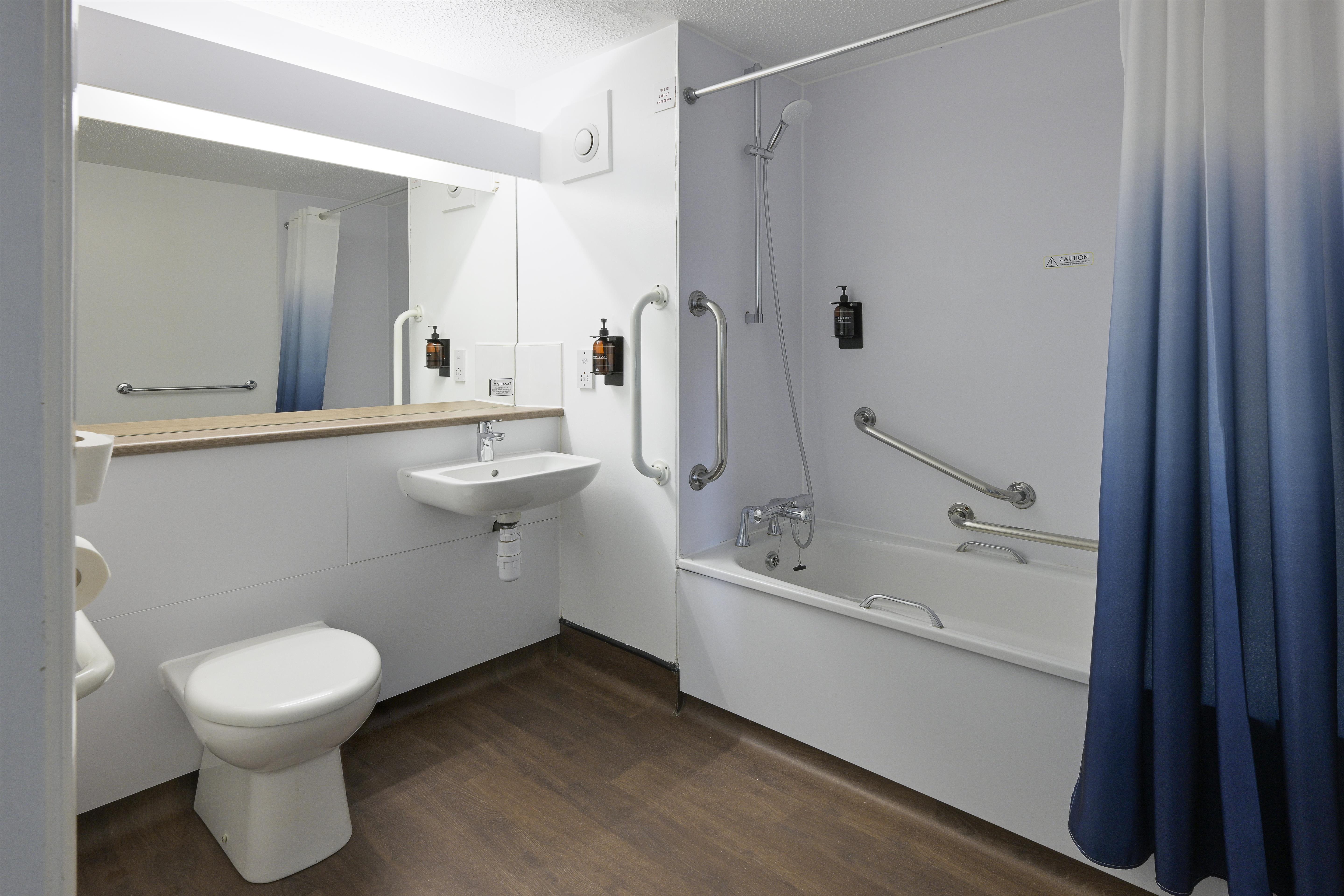 Travelodge Swansea M4 38/39