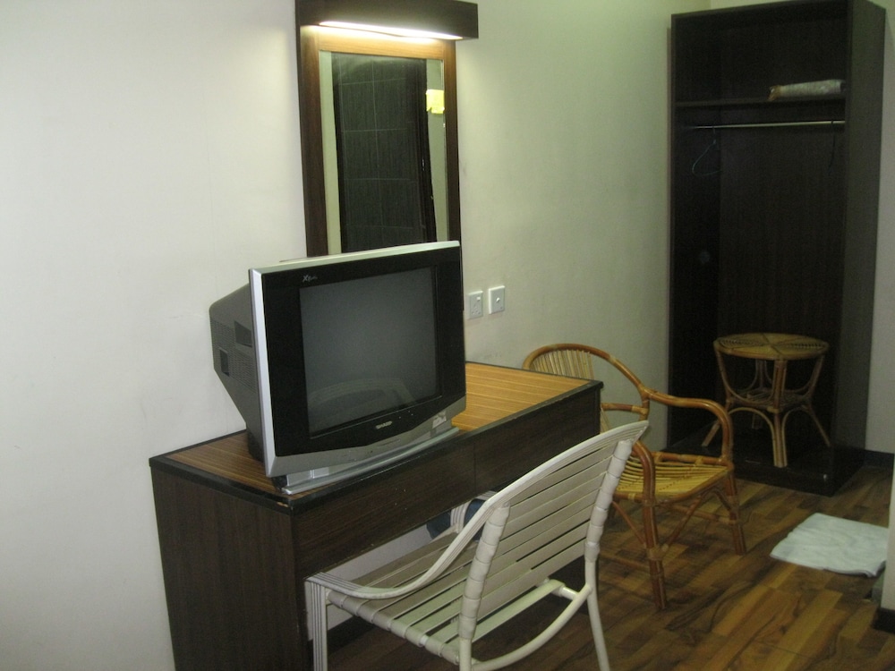 1 Baron Motel 24/27