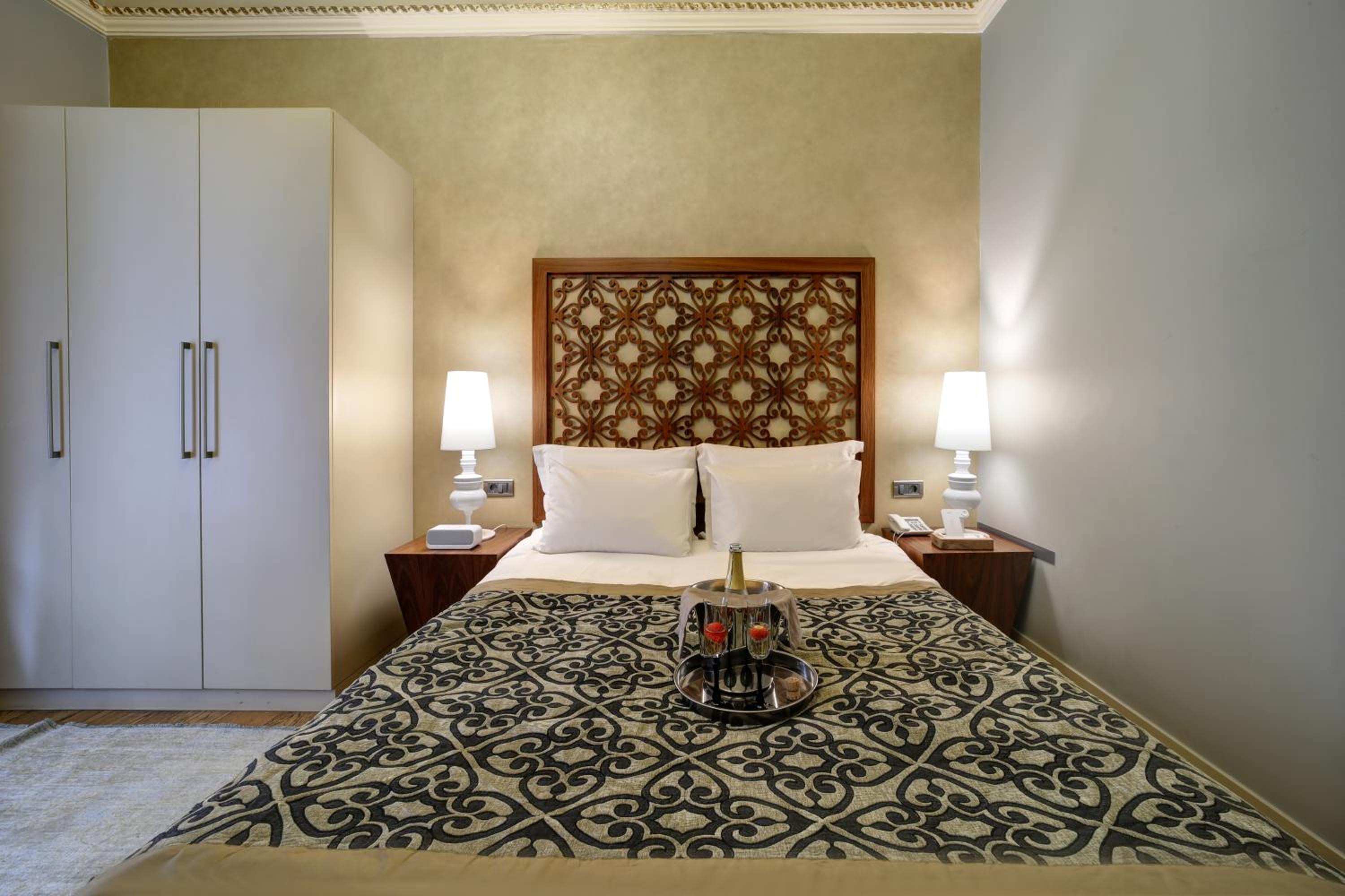 Deluxe, Queen Bed, Sofa, Terrace