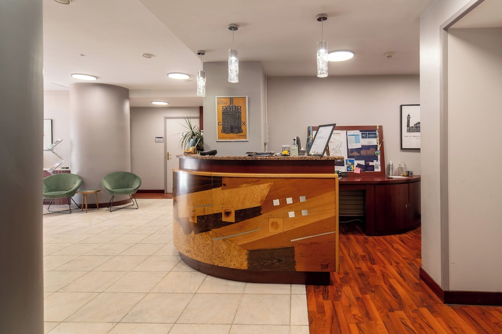 Lobby at Hotel Des Deux Moulins, LIMOGES