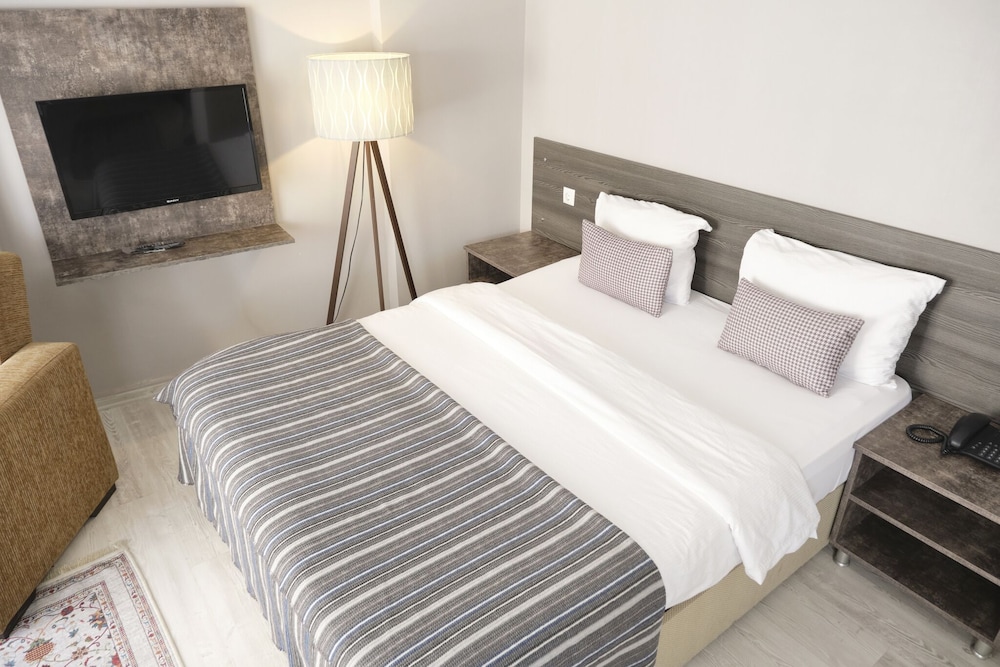 The Breeze Hotel 25/60