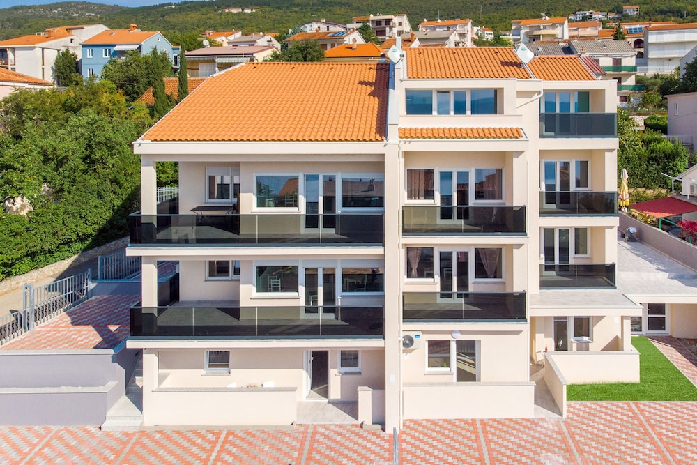 Villa Veronique 1/50